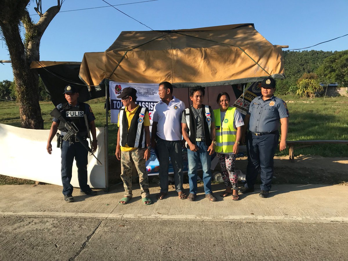 ParacaleMps02's tweet photo. Establishment of Motorist Assistant Desk along National highway of Barangay Dalnac, Paracale, CN together with Kabalikat Civicom https://t.co/tsytdemxTx