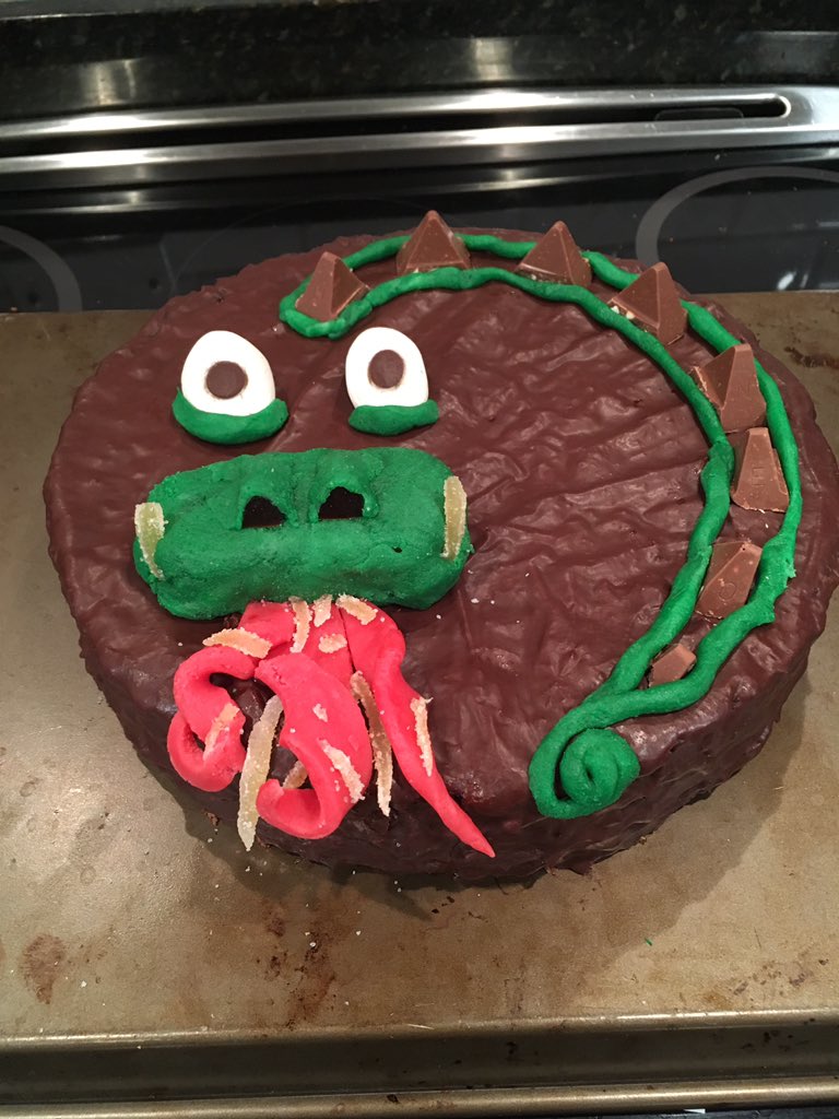 TFW you realize you spent roughly the same time making a bday cake as you did in labor #priorities