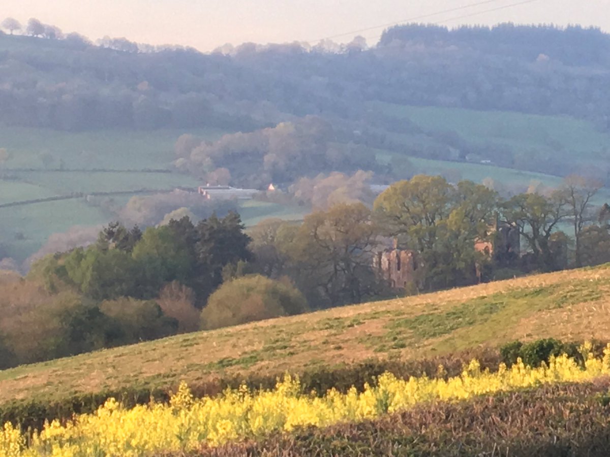 finstumpf's tweet photo. Couldn’t be a better day for #threecastleswalk today @visit_mon @MonmouthshireCC #LoveMonmouthshire https://t.co/9hFMkCHeTm