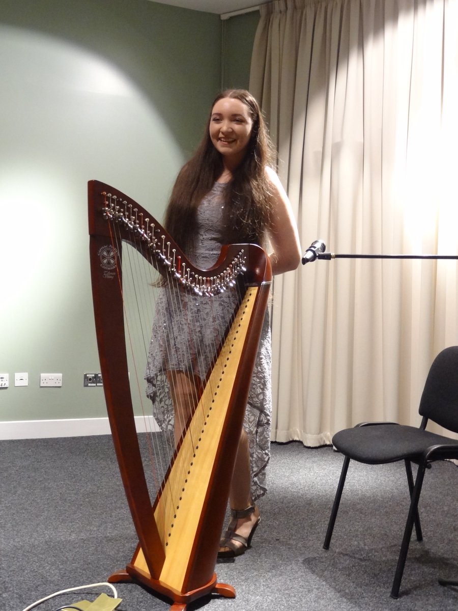 SiobhanOwenFans's tweet photo. @siobhanowen #ClassicalSinger #CelticSinger #Harpist https://t.co/MILc2vLsrf