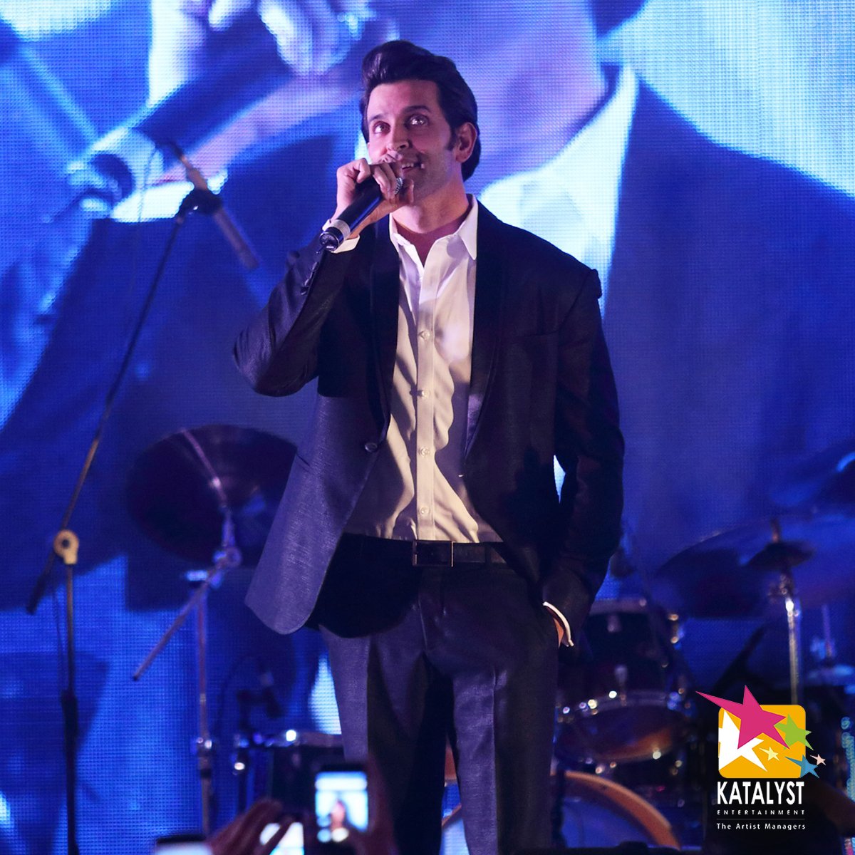 KatalystWorld's tweet image. Krishh in the Town!! 
The Charming Hrithik Roshan addresses the Audience, and it was no less than a dream for them! #Krishh #HrithikRoshan #EventManagement @iHrithik Entertainment provider: #KatalystEntertainment