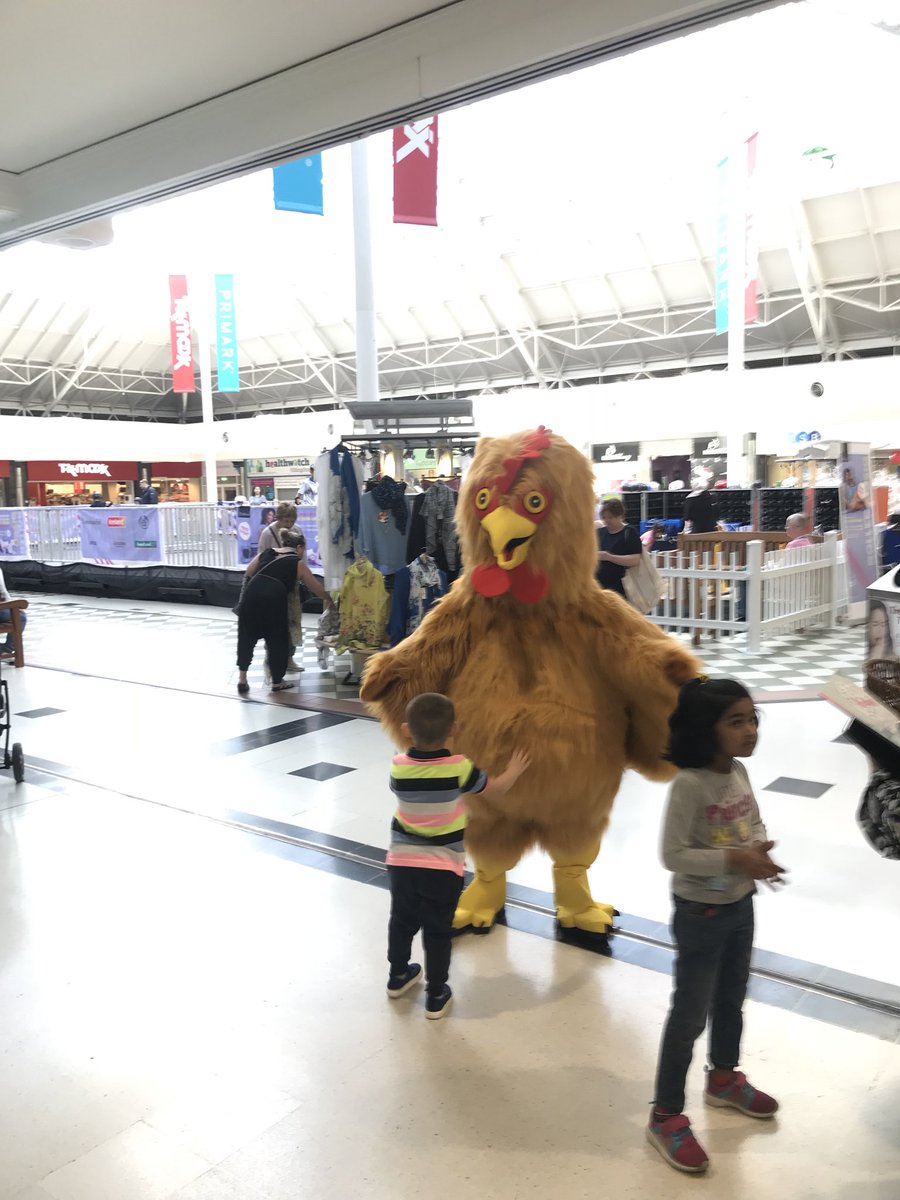 LoveUxbridge's tweet photo. It’s a beautiful Easter Saturday in Uxbridge!

Why not join in the fun by helping Mother Hen find her 18 bright yellow chicks lost in local shops?! 🐤

Visit @Pavilionsuxb and come say hello to Mother Hen, and grab your entry form! 🐥

https://t.co/PoMzfGXaK0 #HelpMotherHen 🐔 https://t.co/MguvoAQbU5