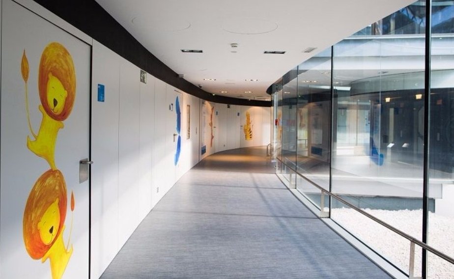 lolarobador's tweet photo. “La arquitectura sanitaria también ayuda a curar.” Mario Corea. 
La importancia del entorno en la recuperación del paciente. 

Hospital Universitario Rey Juan Carlos. Móstoles. Rafael de La-hoz.
https://t.co/Yk1ai46bIr
https://t.co/t4wQR36tPy https://t.co/Y248zzByUJ