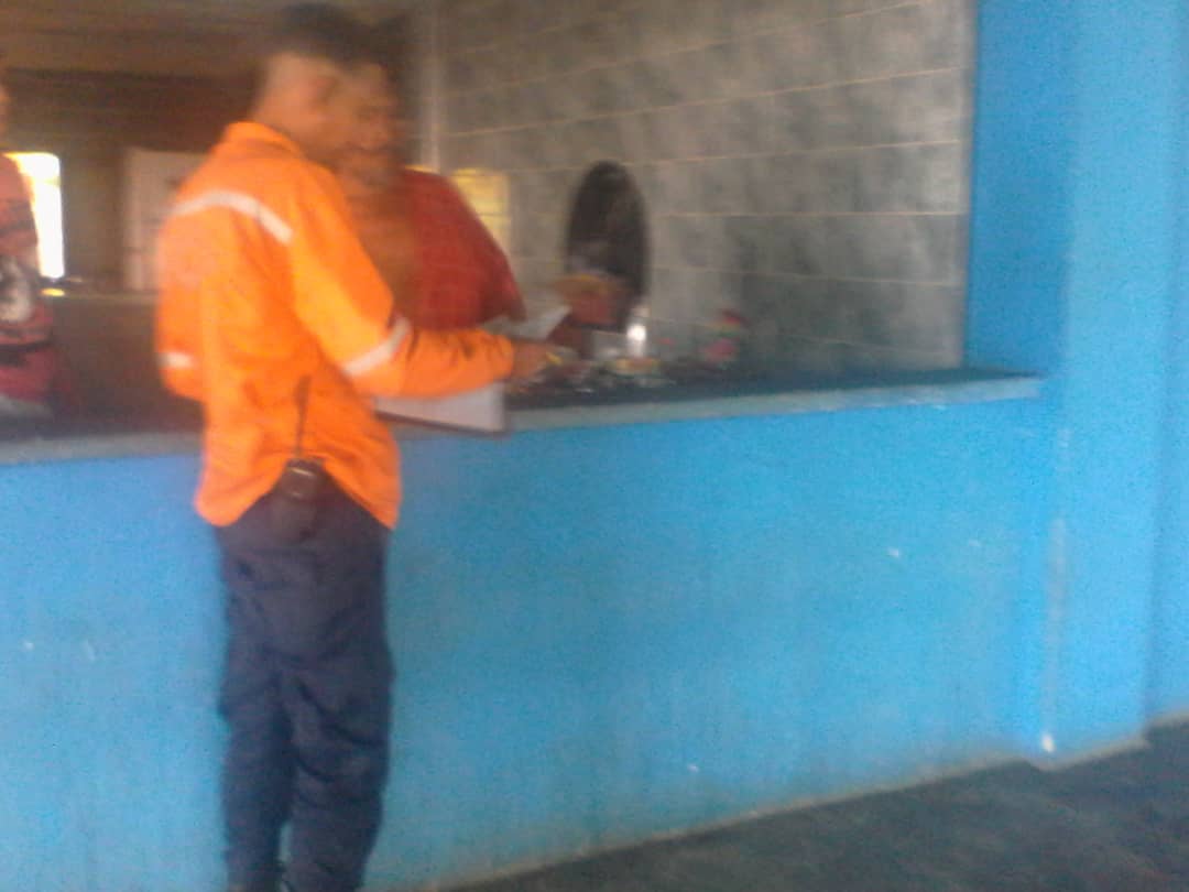 PCADLARA's tweet photo. Los funcionarios de #PCJIMENEZ inspeccionan los recintos acuáticos dispuestos para el disfrute de los temporadistas en esta #SemanaSantaSegura2019 en el municipio Jimenez .
#LaraEsPazYDevoción 
@gestionperfecta 
@gobiernodelara
@randy2re 
@PCivil_Ve 
@LuisMujicapc https://t.co/YMJAZduMN0