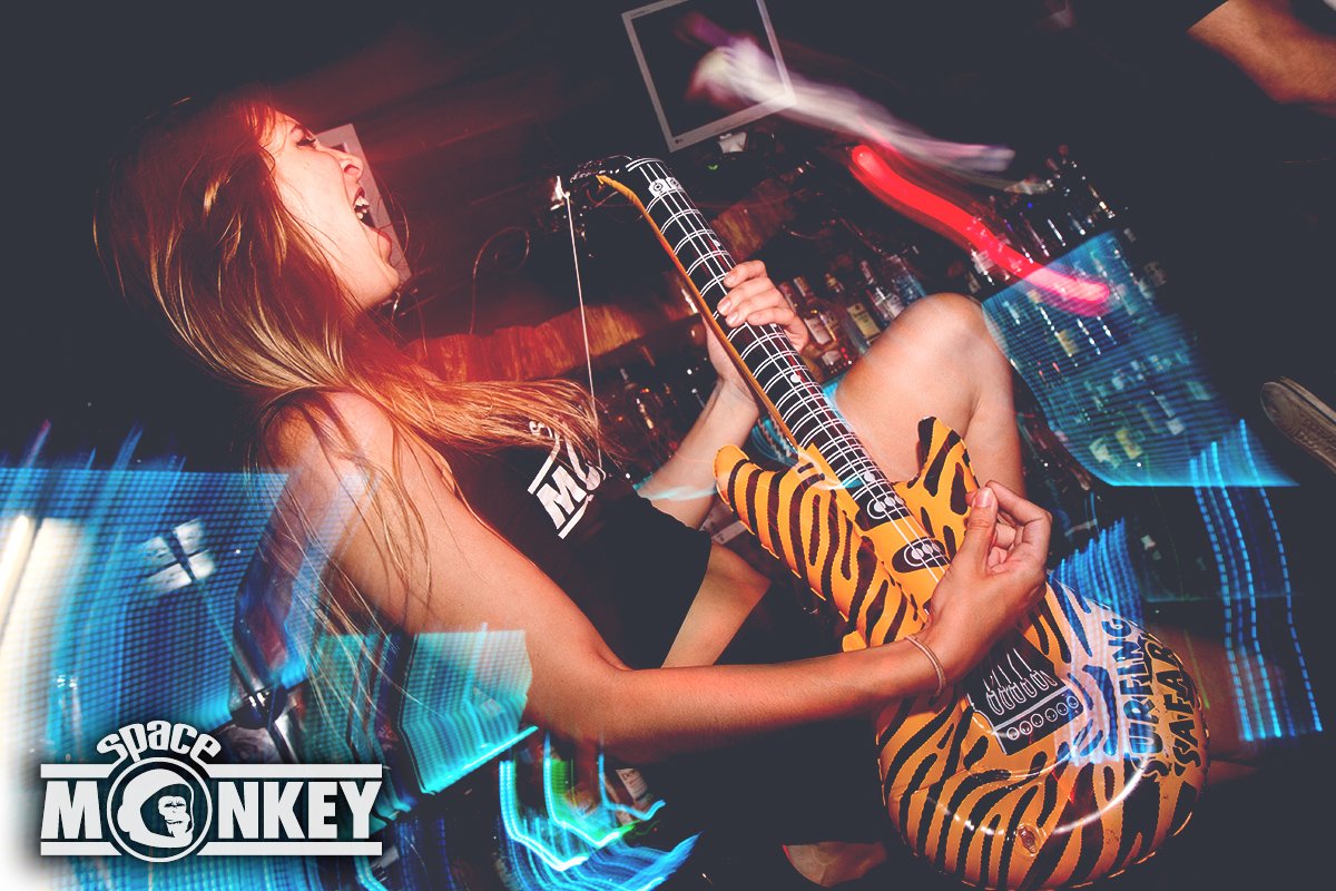 SpaceMonkeyMad's tweet photo. It's only rock n' roll, but i like it!! 4€ drinks!! From 23.00h till 00.30 am, friday and saturday in space monkey club!! https://t.co/bMmkBrqtXT