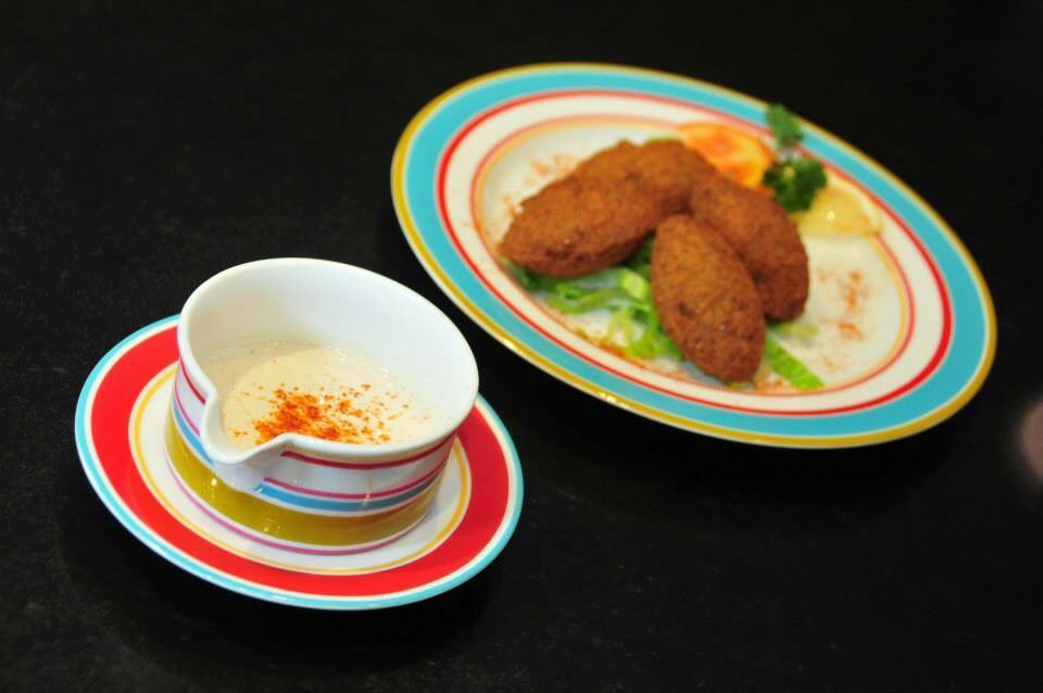 ✨My favorite selection of cold MEZZA, combined with my original pita breab recipe for deeping.✨
Chek my utube channel for more recipes >> youtube.com/channel/UCZAoy…

#mezza #chef_staph #food #foodporn #foodie #foodlover #healthyfood #delicious #deliciousfood #hummus #tabbouleh