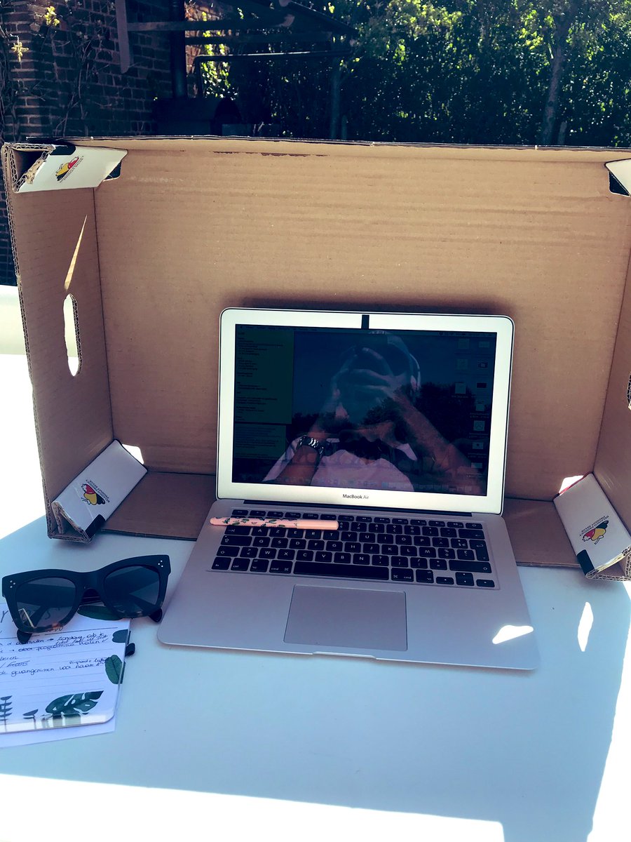 michiels_celine's tweet photo. Werken voor school en tegelijk van de zon genieten, zeg nog eens dat een vrouw niet kan multitasken. 😎☀️💻
*Ligt hoofdzakelijk met haar smoel in de zon* #mastermpc https://t.co/NDIHuTFVhi