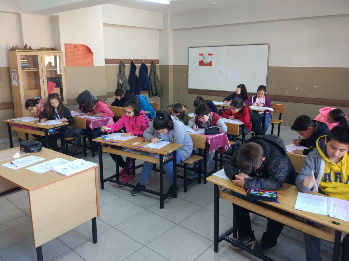 #KitapKurtlarıYarışıyor kitap kurdu yarışmamızın sınavını il temsilciliğimiz ve ilçelerimiz ile birlikte ilçemizde 43 öğrencinin katılımıyla gerçekleştirdik. Emeği gecen koordinatörlerimize teşekkür ederiz. #kitapkurdu #KitapKurtlarıYarışıyor #tugva #tugvakitapkurdu #tugvaesme