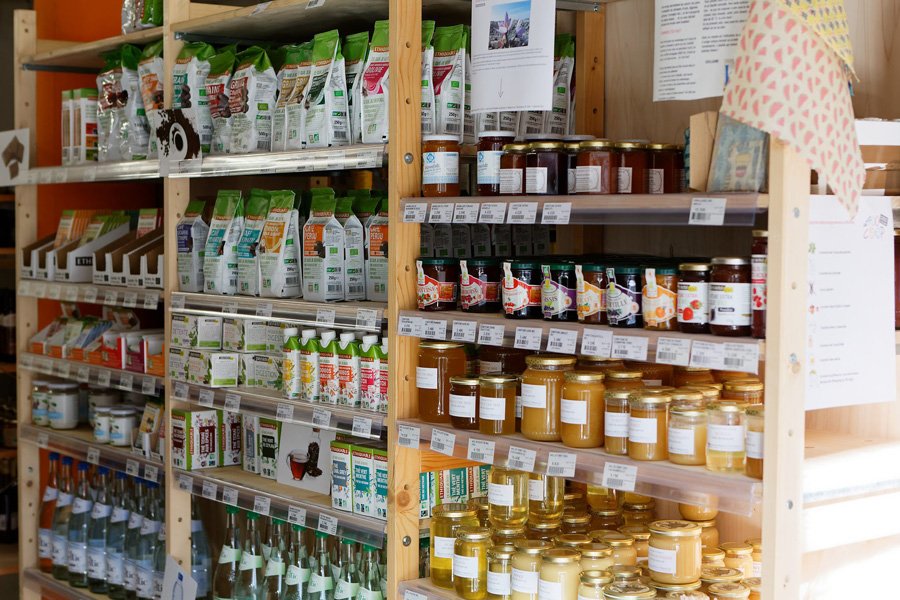 Ces habitants de #Paris11 ont créé un supermarché autogéré : <a href="/les400Coop/">Les 400 Coop</a>.
N'hésitez pas à les rejoindre dans cette aventure équitable et solidaire ? 🥬 🧀 🍯 #ESS 

👉 bit.ly/2KfxH0K