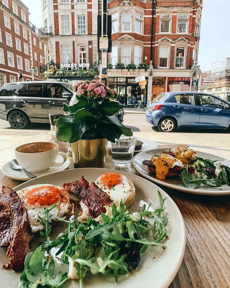 Another beautiful day here in #Mayfair. Join us for lunch al fresco 💃🏽