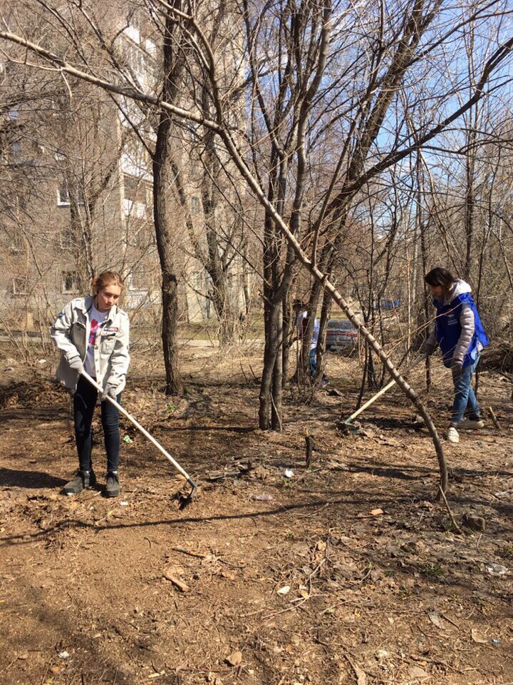 Субботник на незакрепленной территории, примыкающей к школе №36 (Карла Маркса,278). Как всегда с нами депутат А.Н. Грирорьев.
#ЧистаяСамара #ЯЛЮБЛЮСАМАРУ
<a href="/promadm/">Promadm.samara</a> 
<a href="/Chernyshkov_VA/">Чернышков Владимир</a>