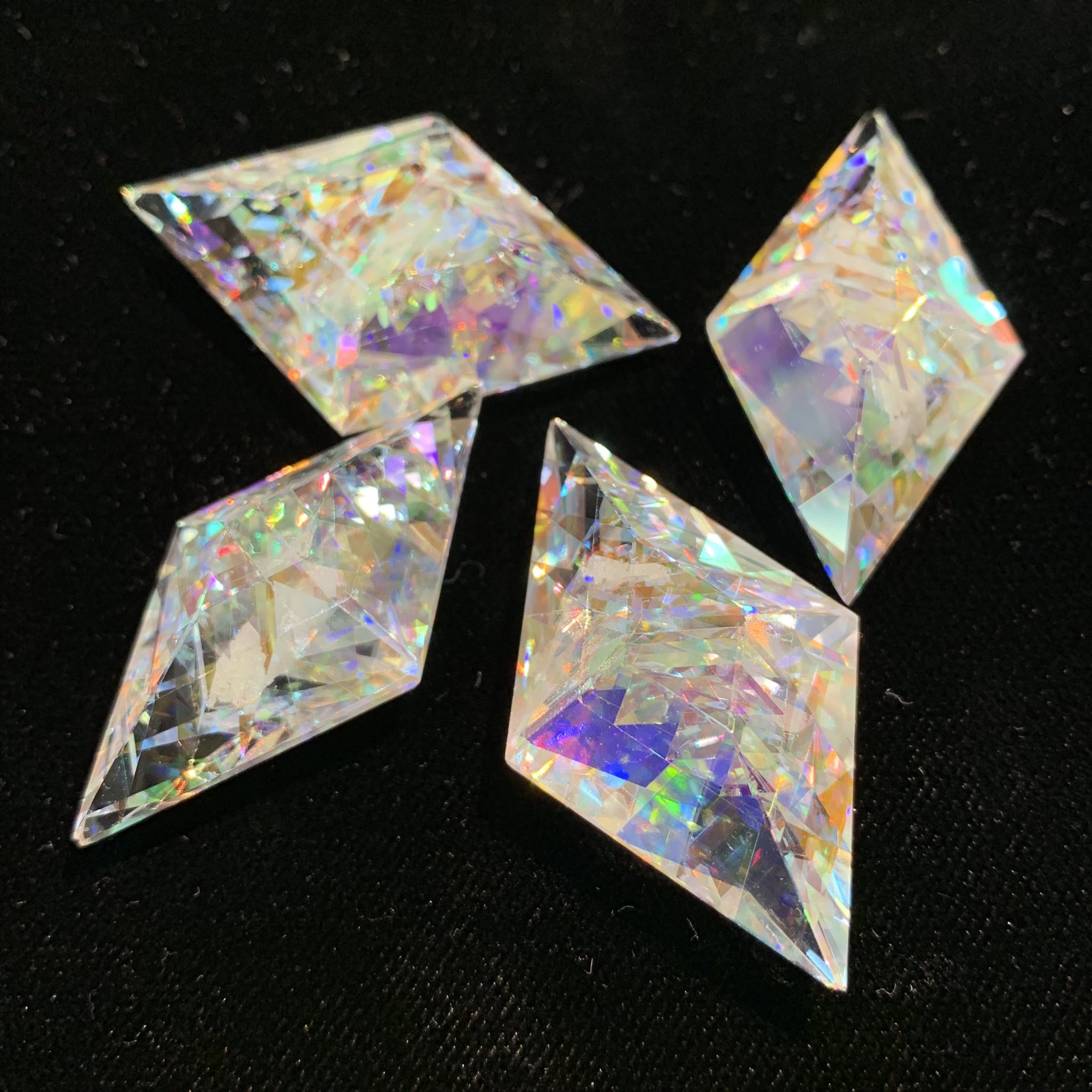モナジー工房 「虹の結晶」積層ガラス研磨アクセサリー専門制作 on モナジー工房 「虹の結晶」積層ガラス研磨アクセサリー専門制作 on