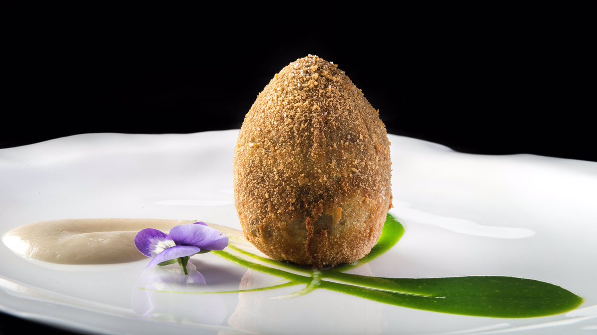 WineNewsIt's tweet photo. La specialità è il #pesce di #fiume e di #lago, ma per #Pasqua si va su #uovodicarciofo, quaglia, bottoni di stracciatella, pollo e castrato gourmet con i #fratelliServa, chef del #ristorante #LaTrota, a #Rivodutri (due stelle #Michelin), https://t.co/2ENOho18xk https://t.co/amVF1H6xus