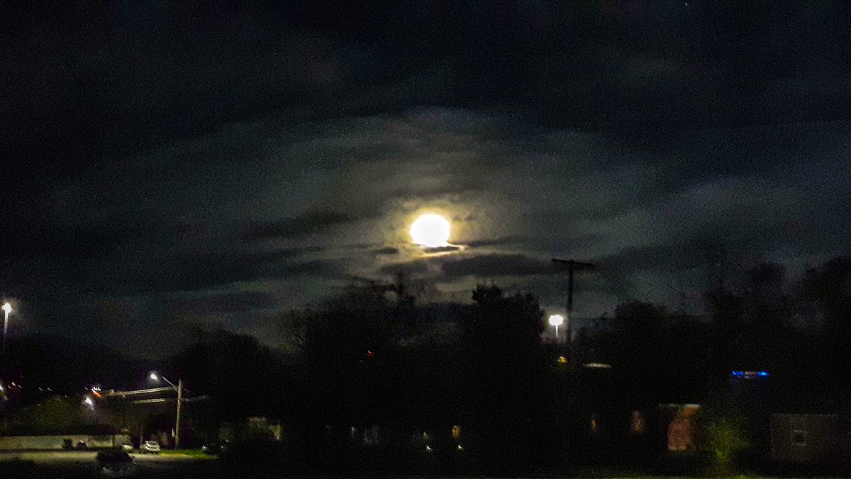 A beautiful #FullMoon tonight over #saltlakecity #utah