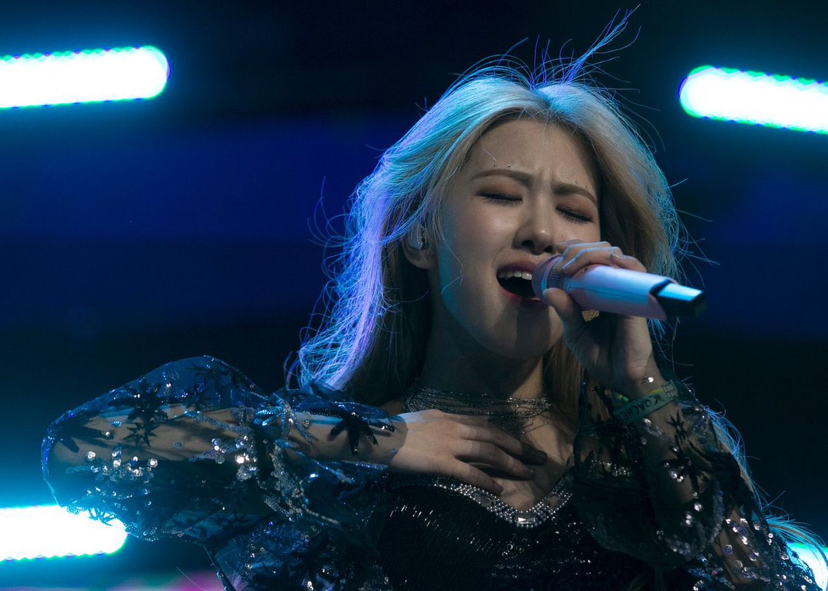 ROSÉ DAYS STAFF tweet media