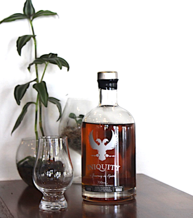 RobRoyHotel's tweet photo. From Tin Shed Distillery in our very own backyard comes this single cask whisky, @iniquitywhisky . It's a rich, full-flavoured whisky with texture and mouth feel. 

#whiskygram #whisky #iniquity #adelaidewhisky #australianwhisky https://t.co/lG2gdtPolG