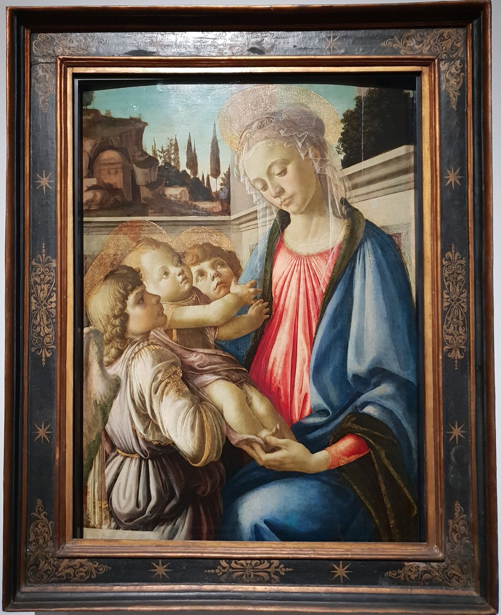 Фра филиппо липпи мадонна с младенцем. Сандро боттичелли (1445-1510). Сандро боттичелли мадонна. Мадонна евхаристии сандро боттичелли. Мадонна с младенцем боттичелли.