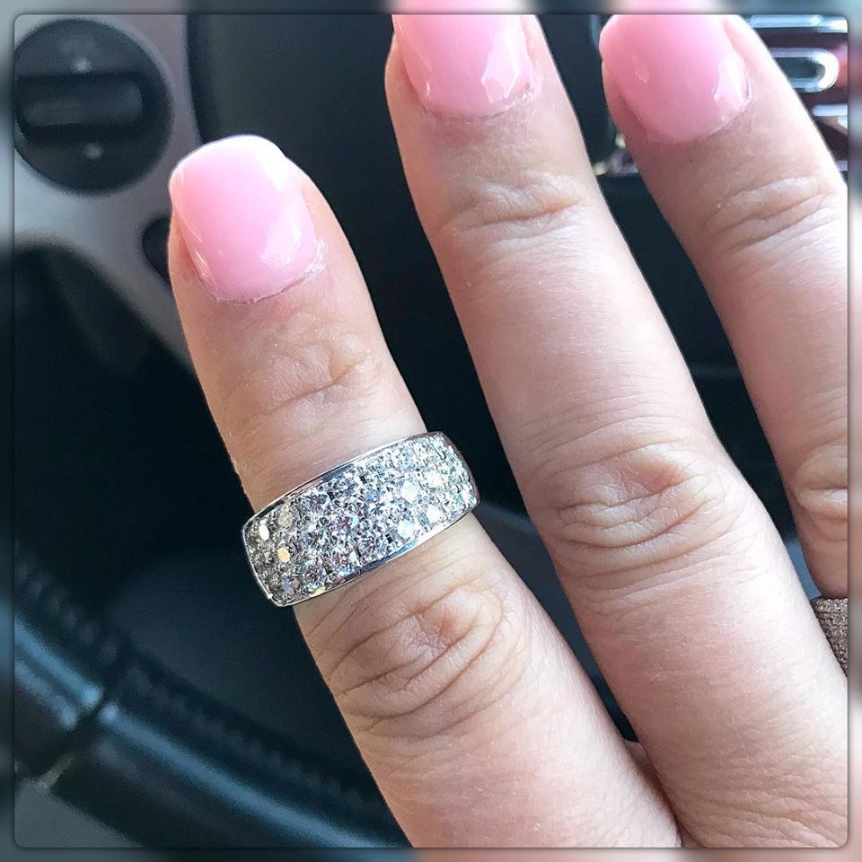 lisadjewels's tweet photo. Just delivered this classic beauty off to a wonderful client just in time for Easter! 18ct white gold with 1.50cts of sparkling G colour round brilliant cut diamonds. #lisadjewlws #diamonds #pavediamonds #carats #commitmentring #gift #jewelry #jewellery #jewellerystyle #australia https://t.co/T6enrb5Lae