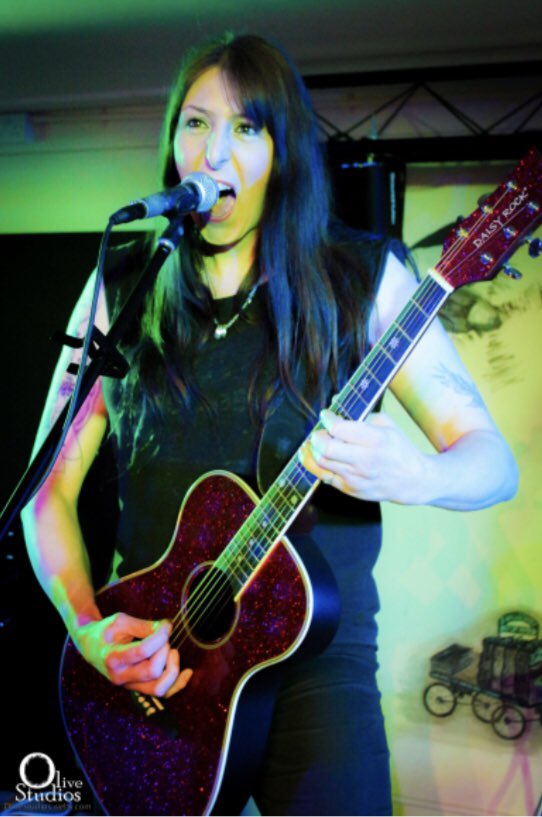 Miss_KTE's tweet photo. Well it’s been quite a little journey and now I am just a little over 24hrs before the CALM Acoustic Festival
Have a great Easter everyone, love and respect, 
KT xx

#olivestudios #tearfallz #theoldbrownjugnewcastle #slatersbar #theriggerrockvenue  #kt #kteden #calmfestival2019 https://t.co/6ydO2AInIH