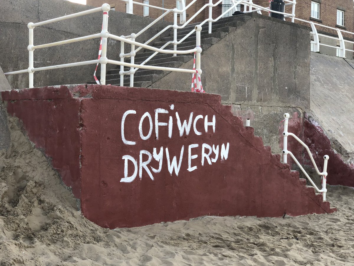 Look what’s popped up in our little seaside town of Port Talbot. #CofiwchDreweryn <a href="/YesCymru/">YesCymru</a>