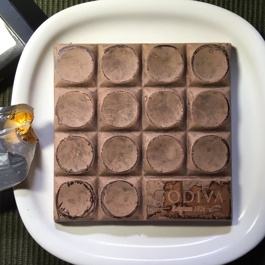 チョコレートの白いカビは危険 安全 青カビとの見分け方や対処法を紹介 ちそう