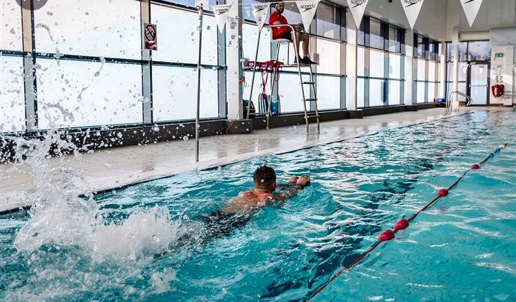 EDLC_Leisure's tweet image. All EDLC swimming pools, sauna/steam &amp;amp; pool inflatable sessions running as usual over the Easter weekend!   #swimming  #saunasteam  #poolinflatables crowd.in/lxpRfG