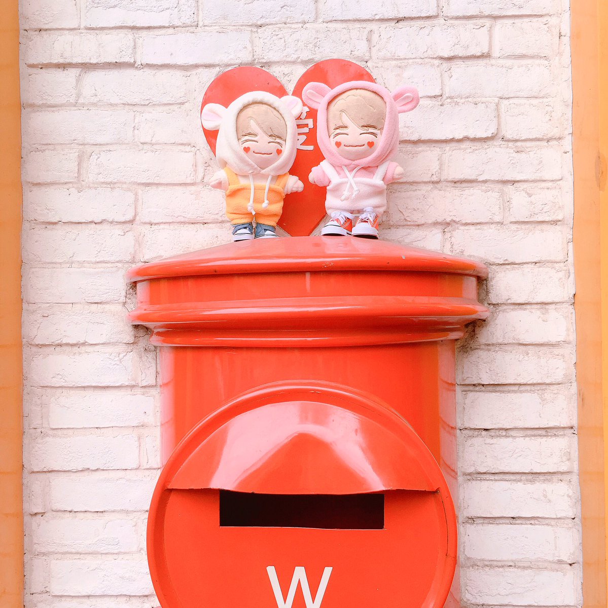 planet3423's tweet photo. Milkno is having fun in Jeno’s Birthday cafe.😆

#제노 #제노인형  #nct인형 #jeno
#jenodoll #nctdoll
#Happyjenoday https://t.co/edULXlIe03