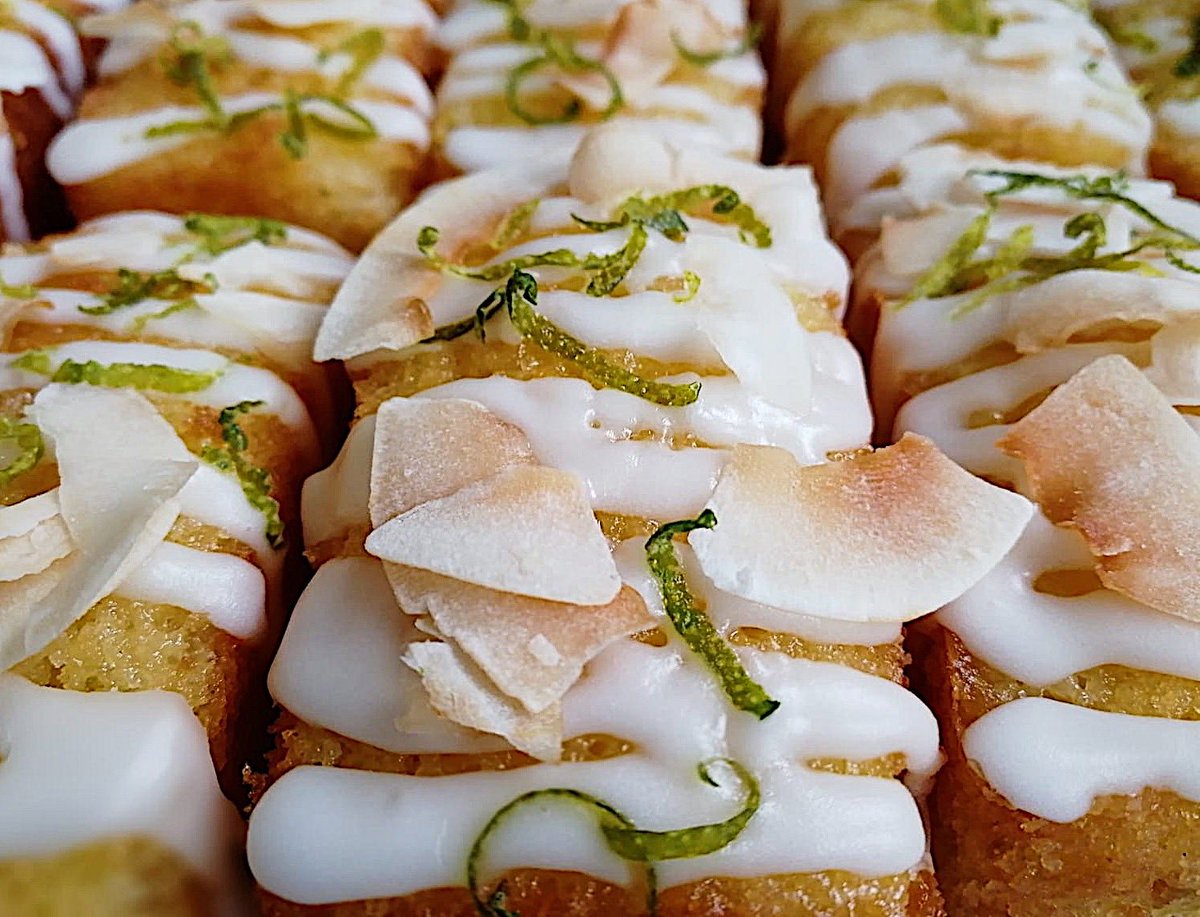 vandykebros's tweet photo. Lime and coconut drizzle cake thanks to liz.bakes.cake - what a way to start the weekend! 🥥
.
#vandykebros #slaughterhousecoffee #specialtycoffee #lizbakescake #homebaking #independentcoffeeshop #indycoffeeguide #scottishcoffeelovers #nc500 #cromartyharbour #cromartyferry https://t.co/vr3aicxkcT