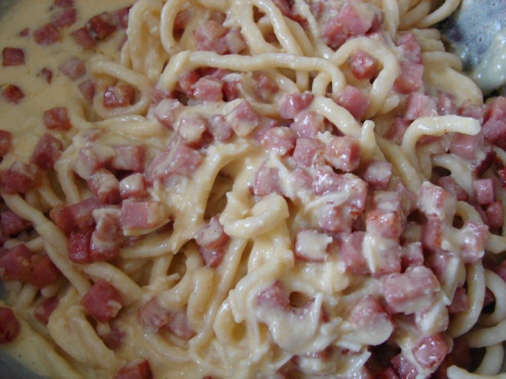PreferezVous_'s tweet photo. ➡️ Préférez-vous les pâtes carbo ou les pâtes bolo ? ⁉️

♻️ RT pour les pâtes carbo
❤️ FAV pour les pâtes bolo

Qui gagnera ? 😏 https://t.co/zMJBawdKr1