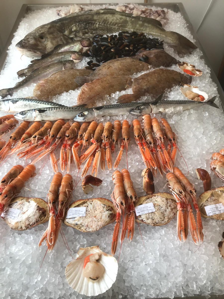 🐣 Make sure you come into our shop this Easter Saturday 🌻
We've got some lovely Fresh Langoustines &amp; Mussels and a great selection of locally caught Fresh whole fish including Lemon Sole, Cod, Mackerel &amp; Trout. 🐟🦐 
#Murraysfishshop #28ArgyllStreet #Easterweekend