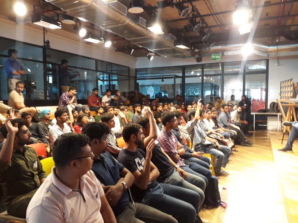 GreyAtomschool's tweet image. Shweta moderates a panel discussion at @DataGiriMeetup focusing on most common queries and myths when it comes to a career in #DataScience. Exciting to see so many hands raised!   #DeepLearning  #NLP  #MachineLearning