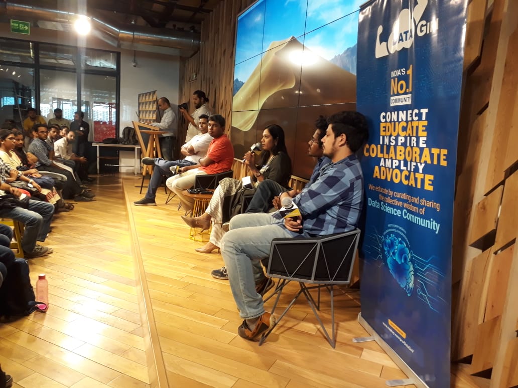 GreyAtomschool's tweet image. Shweta moderates a panel discussion at @DataGiriMeetup focusing on most common queries and myths when it comes to a career in #DataScience. Exciting to see so many hands raised!   #DeepLearning  #NLP  #MachineLearning