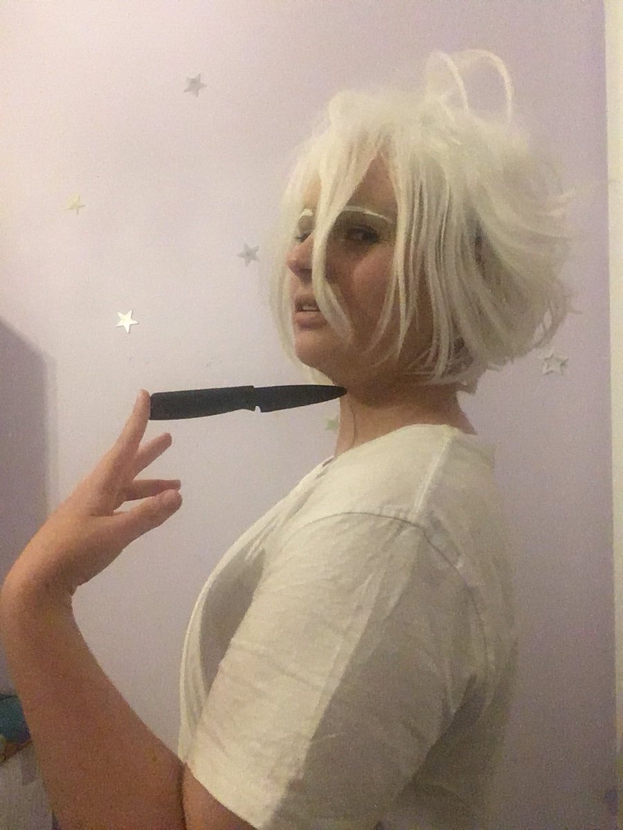 darkesthope2's tweet photo. Costest a good Hope son last night. Tw for the last pic, it has a knife
•
#nagito #danganronpa #cospay #costest #nagitokomaeda #goodbyedespair https://t.co/tNLYamXNjc