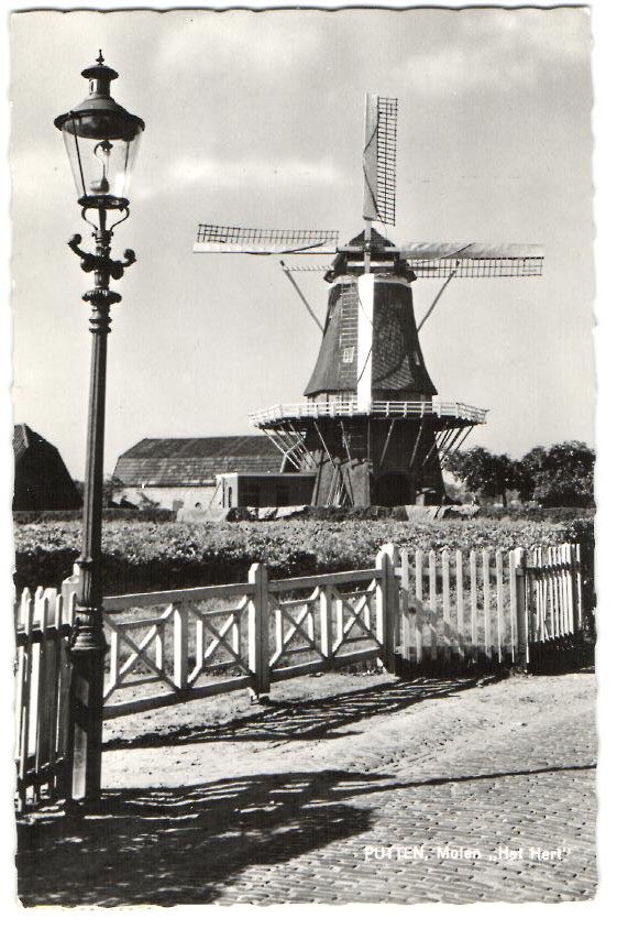 @MolenhetHert #Trots dat mijn #voorvaderen Hendrik van de Poll in 1899 in <a href="/gem_putten/">Gemeente Putten</a> @MolenhetHert samen met molenmakersbedrijf F. ten Zijthoff en Zn uit #Deventer bouwden. Heden ten dage wordt hij goed onderhouden door vrijwillige #molenaars 👍🏻Het blijft een sieraad voor #Putten