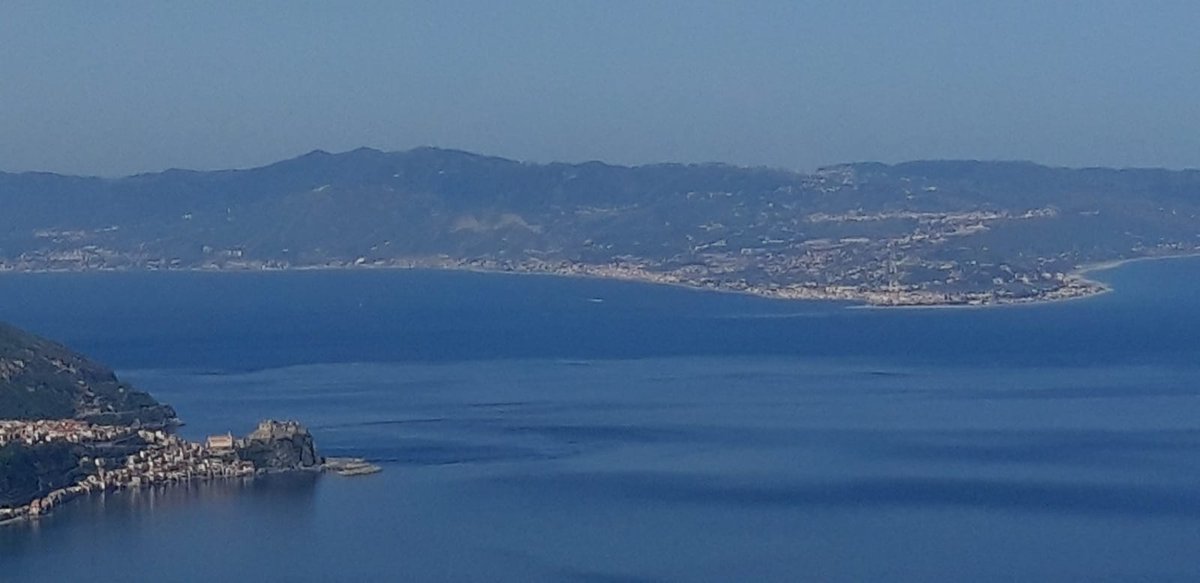 The view from watchpoint 2 at the Strait of Messina. Waiting for #Raptors #birding #BirdMigration #birdsofprey