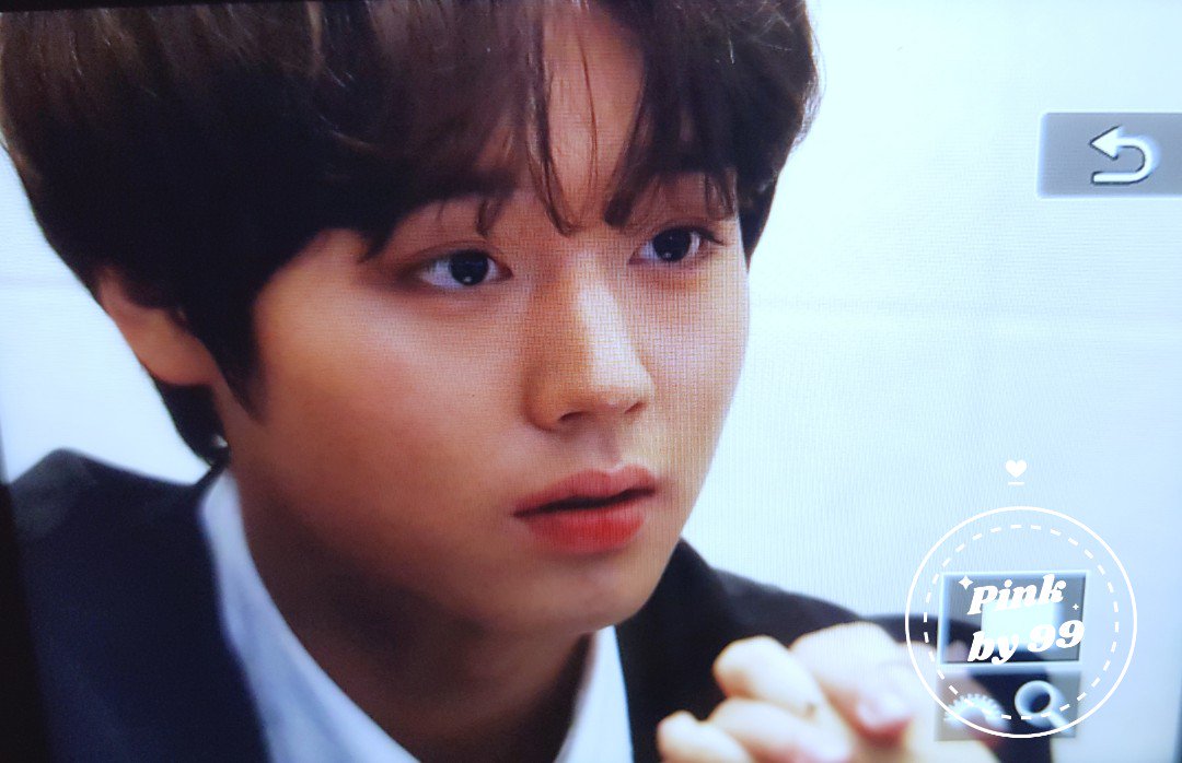 pinkby99's tweet photo. 190420 포에버앤제이랩 팬싸인회
어쩜 눈빛이 그래 지후나 😭😭
#박지훈 #jihoon #parkjihoon https://t.co/gEpRFYXrgB
