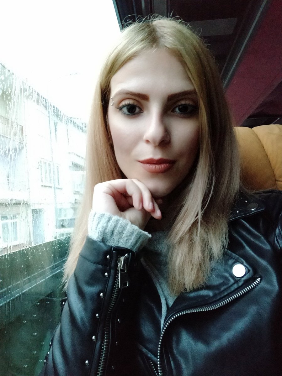 AGGressanDra's tweet photo. #SMILE ofTen 😊 #THINK posiTiveLy 🍀 Give #THANKS 🙏 #LAUGH LouDLy 🤣 #Dream BiG 🦄 #TRAVEL as mucH as you can 🗺️
°
°
°
#Trip #ROADTrip #TRAVELING #ADVENTURE #AROUNDTHEWORLD #Turkey #EDIRNE #ODRIN #POSITIVE #QUOTES #rainy #CASUALSTYLE #BLONDE https://t.co/Pc1mch5kFT