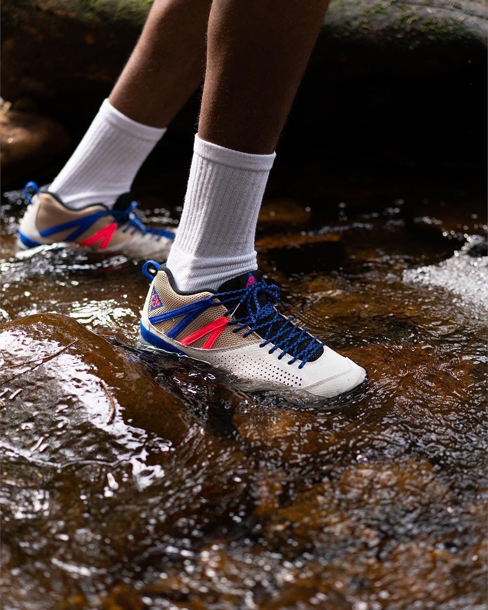 Nike acg ss19 top