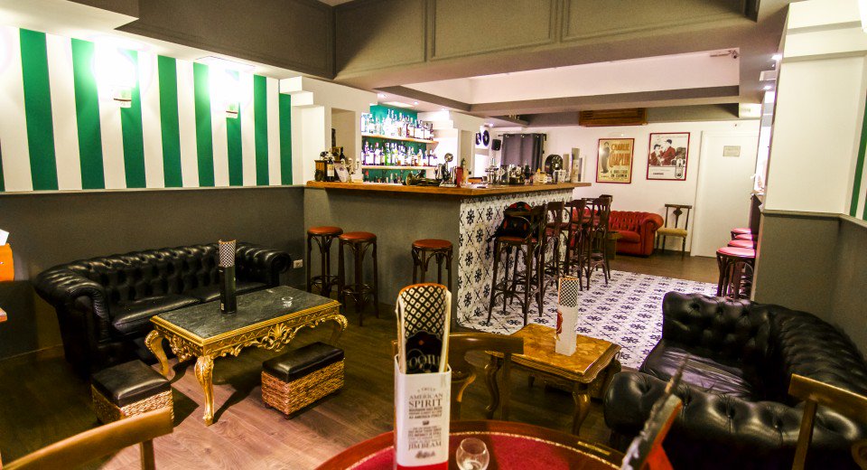 aperitiviamocom's tweet photo. Bootleg, per il tuo aperitivo a Roma #Aperitiviamo #aperitivo #Bootleg #Roma https://t.co/WijXslxWQt https://t.co/Zy1KkfbC53