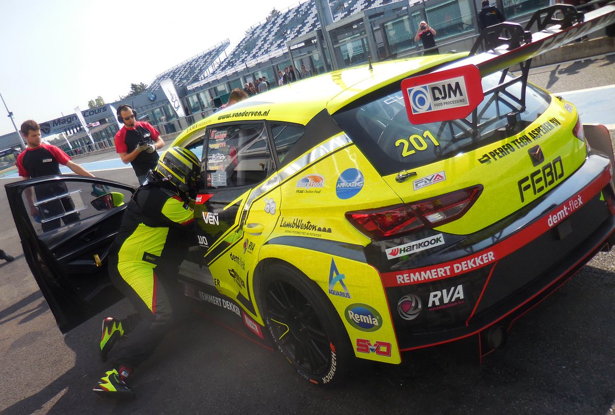 Supercar Challenge Magny Cours: Toch winst voor Stan van Oord en Dennis de Borst (Leon Cupra TCR) pits na opgave Max Veels en Jacky van der Ende (SEAT Sport Leon). 2de het Belgisch/Nederlandse duo Jonas de Kimpe en Martin Huisman met de VW Golf TCR. 3. Marcel v.d. Maat (BMW E46)
