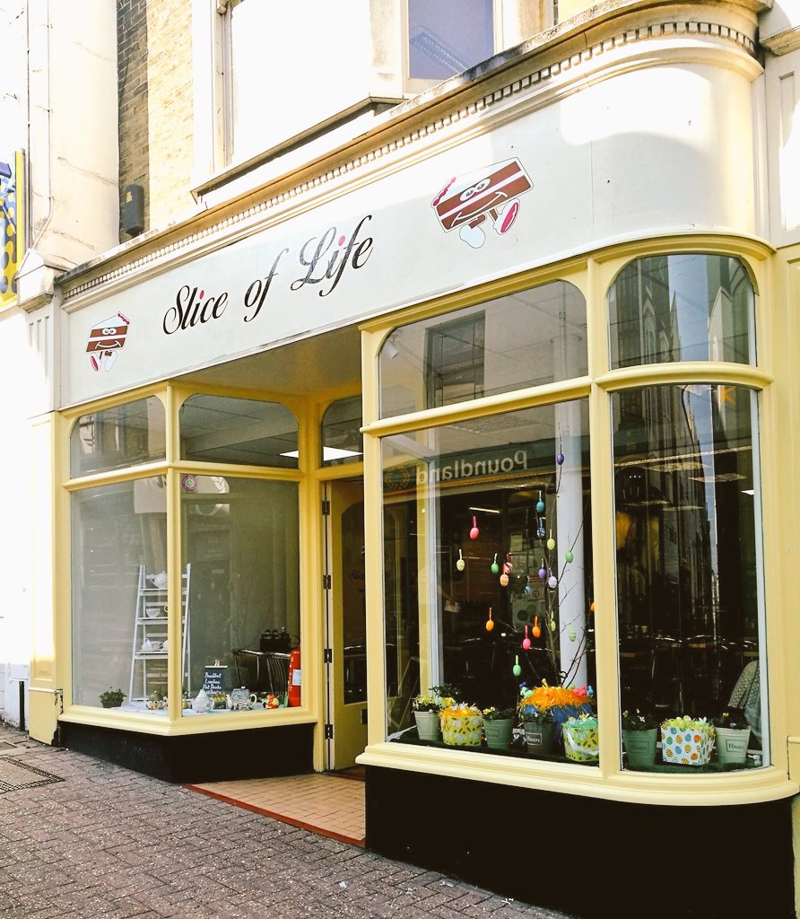 MattandCat's tweet photo. #NEWWWWWWWWWS New cafe in Ryde. #SliceOfLife. Thanks to @Syymon_77 for the pic. ☕🍰#DestinationRyde https://t.co/XRjaGhPRmy
