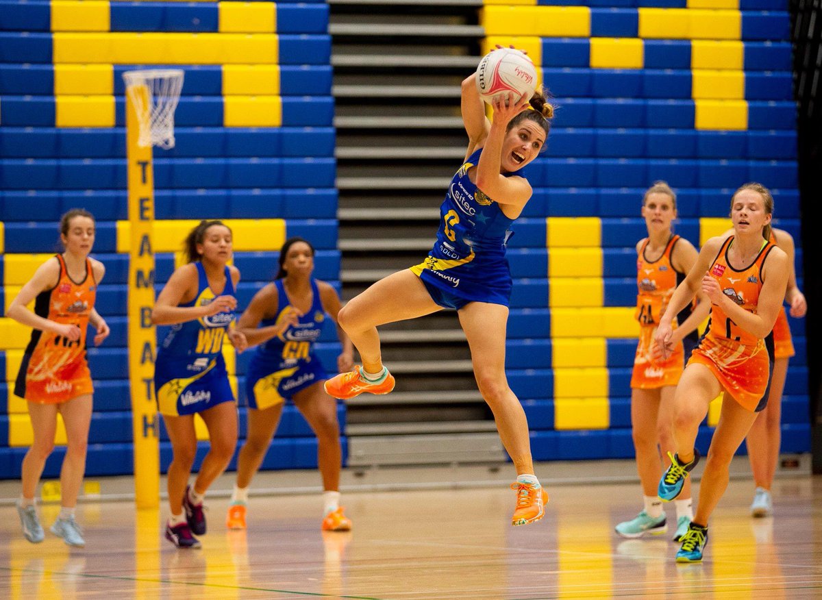 mia_ritchie's tweet image. Game face ready for a double header weekend 🤪 #easternetball #2games #bigweekend