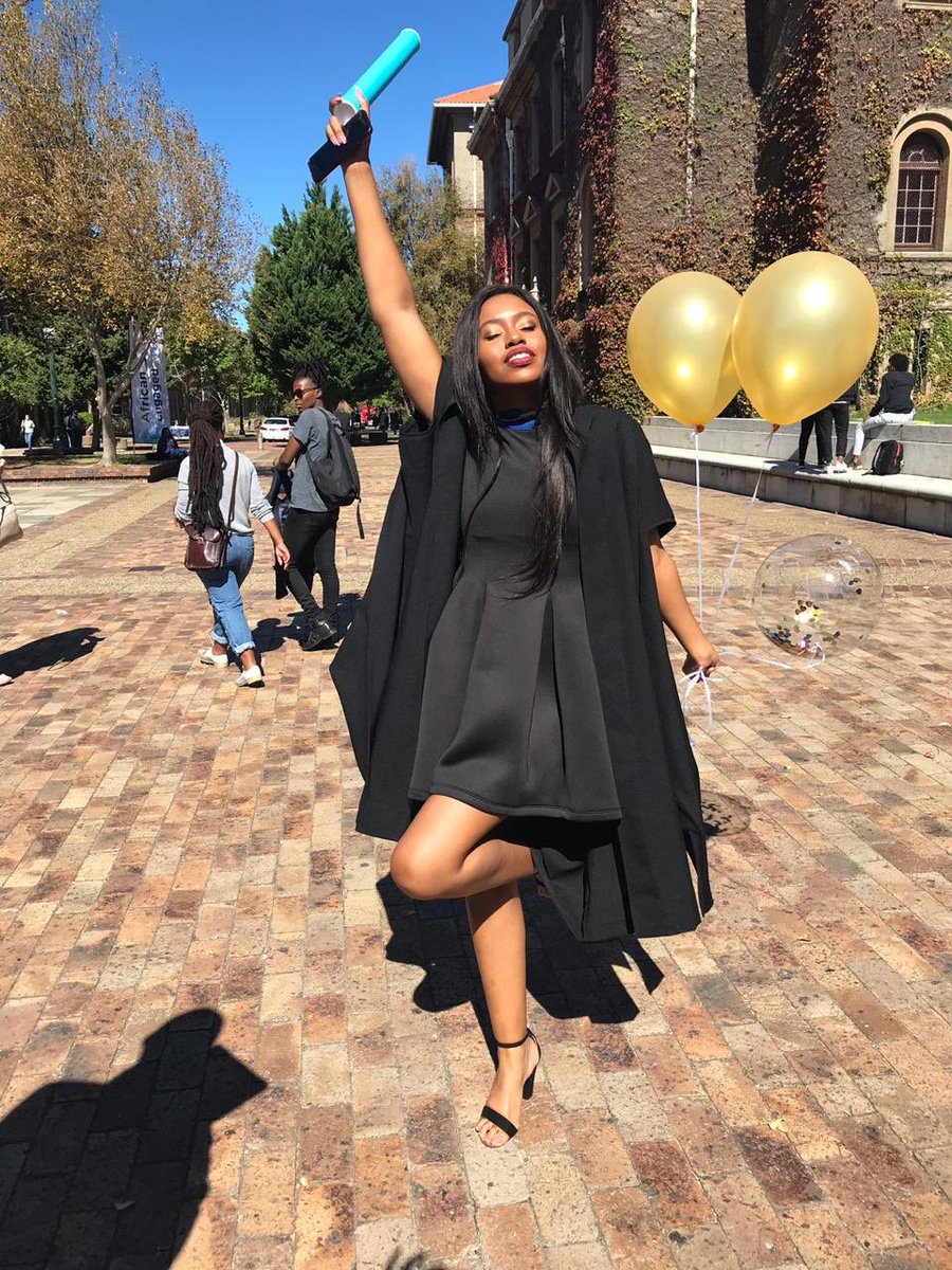 enigmatic_rose_'s tweet photo. Sis graduated on Thursday! I’m a #UCTGraduate #UCTGrad2019 🎉🎊 https://t.co/fkTLtfVroY