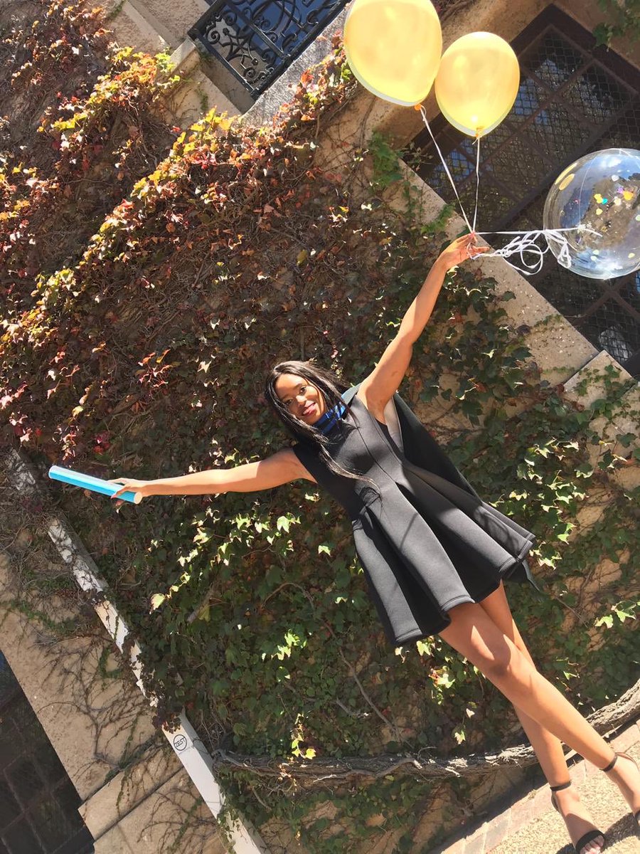enigmatic_rose_'s tweet photo. Sis graduated on Thursday! I’m a #UCTGraduate #UCTGrad2019 🎉🎊 https://t.co/fkTLtfVroY