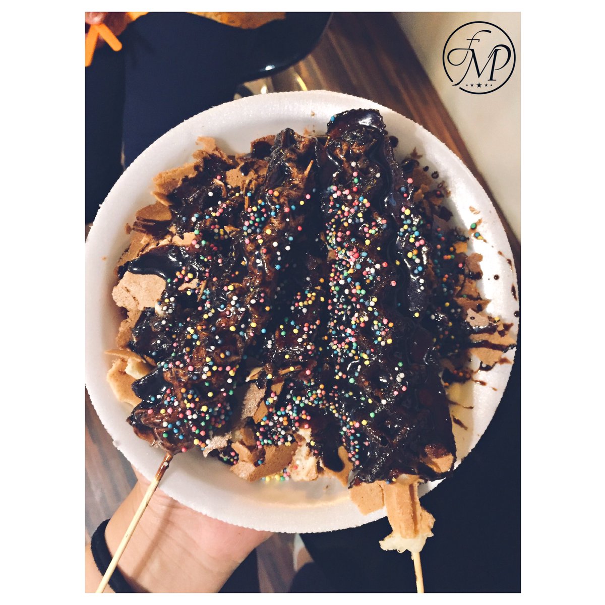 food_mfp's tweet photo. #waffles #waffle #chocofantasy #chocolatewaffle #wafflemaker #wafflecandy #candywaffle #wafflestick #wafflelicious #waffleporn #foodatvadodara #vadodarafood #vadodarafoodie #myflavouredplatter #foodaholic #waffletime https://t.co/7OXpx6zINN