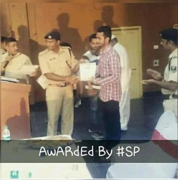 OfPoona's tweet photo. #Delighted to share a #ProudMoment
Our student Nadir Badar got awarded for his #SocialWork at the hands of IPS Mr. Kumar Ashish.
Hearty Congratulations Nadir
Thanks for #practicing what we #preach - "Be a #ResponsibleCitizen, for WE form the #society"
#PoonaInstituteOfManagement https://t.co/WVM9sMDDMi