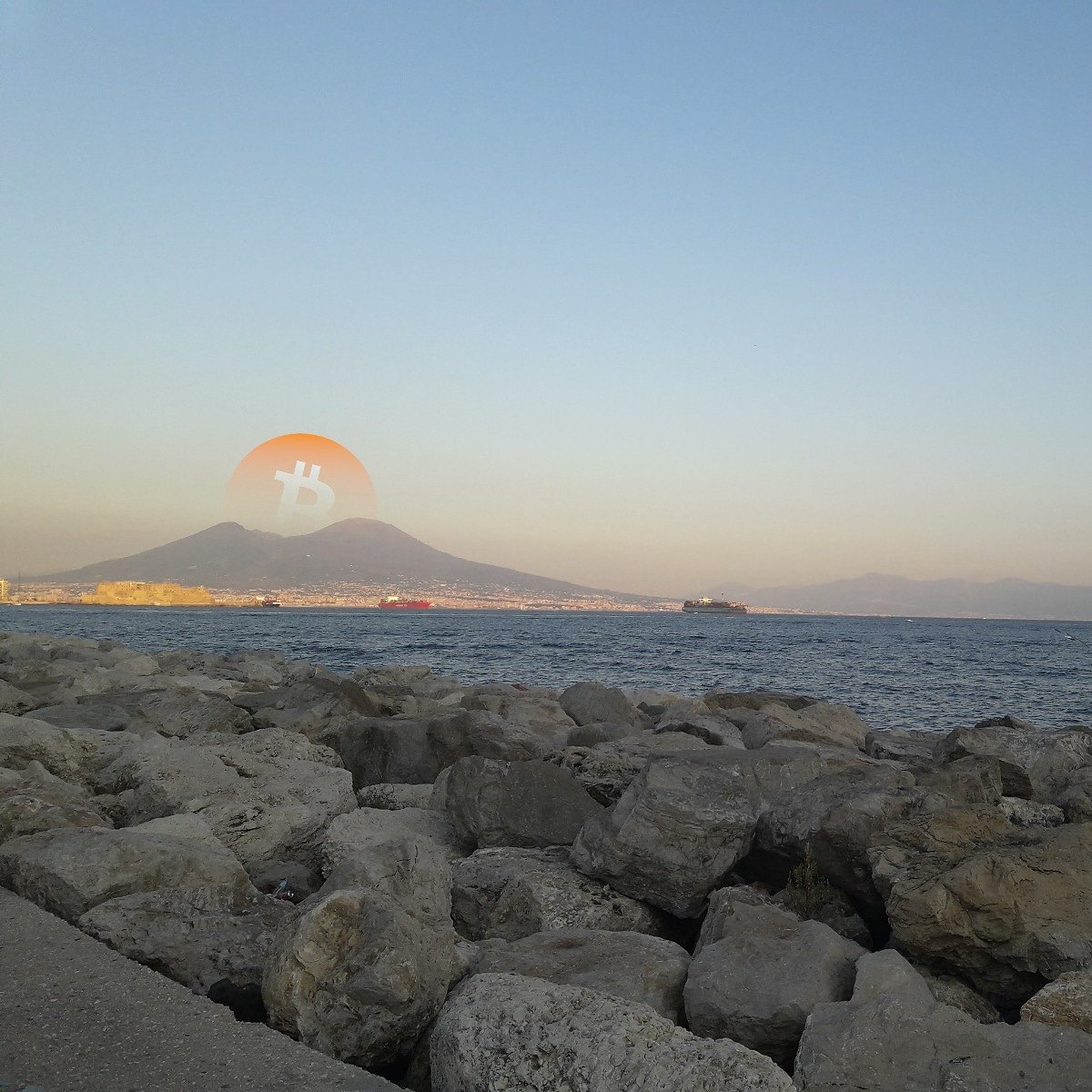 Stiamo arrivando #bitcoin #napoli #naples #blockchain #napoliblockchain #stiamoarrivando #digitalrevolution #internetofmoney #internetofvalue #wearecoming #decentralized #decentralizzation #decentralizzazione #education