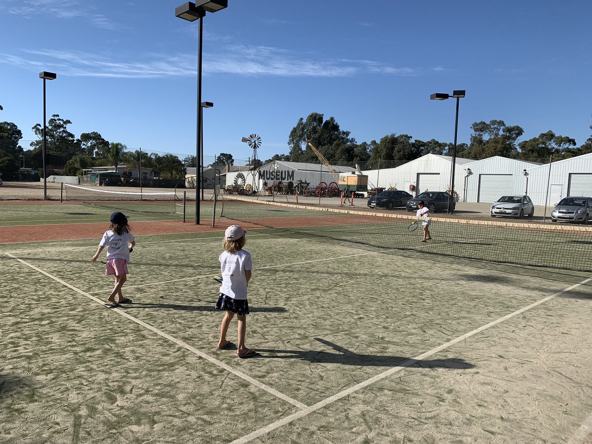 charlesdavis75's tweet photo. The little #CharliesAngels had a hit this morning on an outside practice court. Future #KerangOpen players 🎾👍 #EasterWeekend2019 https://t.co/8JkUV4Nq9Q