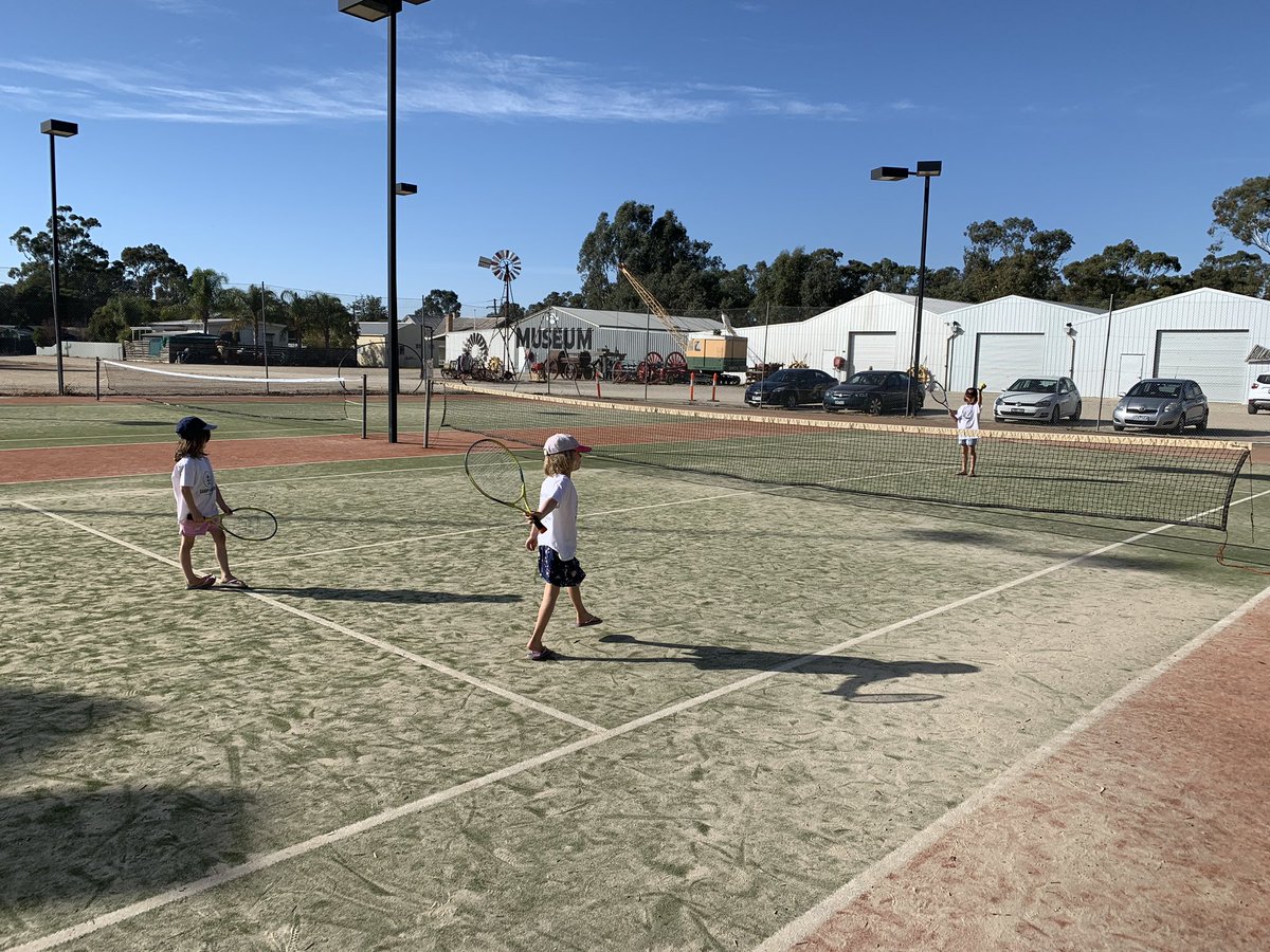 charlesdavis75's tweet photo. The little #CharliesAngels had a hit this morning on an outside practice court. Future #KerangOpen players 🎾👍 #EasterWeekend2019 https://t.co/8JkUV4Nq9Q