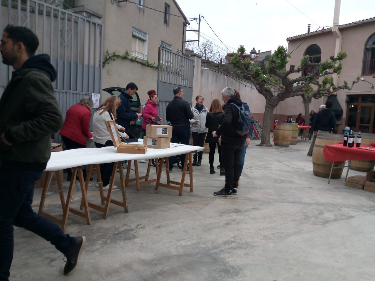 doqpriorat's tweet photo. Avui a Poboleda els cellers d’aquesta vila de la @doqpriorat celebren una nova edició de Poboleda Vins 🍷😍.
::
::
#Doqpriorat #Poboleda #PoboledaVins #winelover #winemaker https://t.co/AywRsKTbZL